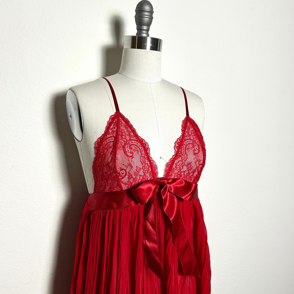 Victoria's Secret Red Lace Pleated Babydoll Lingerie Nightgown Women Size S NWT